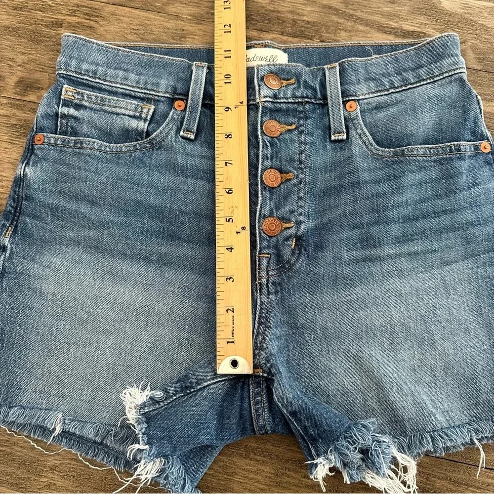 Madewell size 26 High Rise Denim Jean Shorts Button‎ Fly AJ238